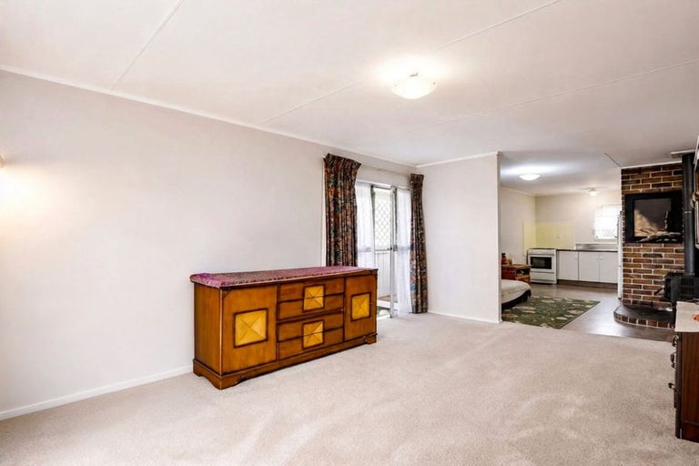 Photo of property in 94a Kawaha Point Road, Kawaha Point, Rotorua, 3010