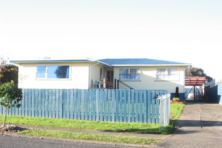 Photo of property in 17 Gainsborough Street, Manurewa, Auckland, 2102