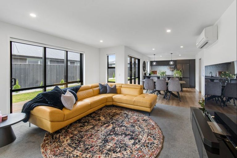 Photo of property in 7 Avanda Avenue, Rolleston, 7615