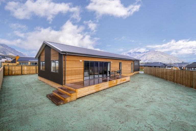 Photo of property in 8 Shepherd Road, Jacks Point, Queenstown, 9371