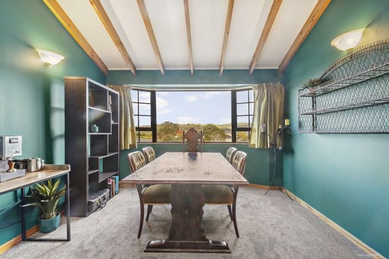 Photo of property in 17 David Crescent, Karori, Wellington, 6012