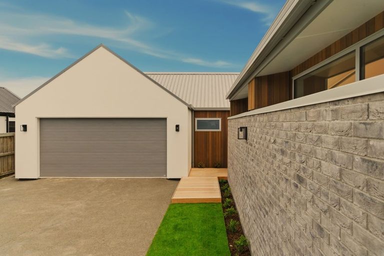 Photo of property in 30 Frank Ernest Crescent, Prebbleton, 7604