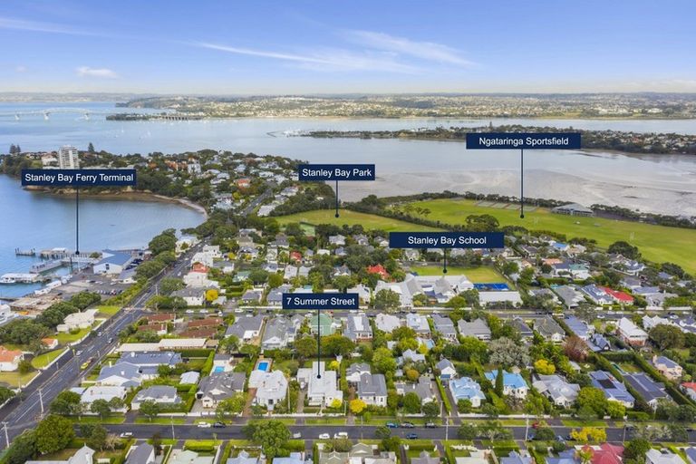 Photo of property in 7 Summer Street, Stanley Point, Auckland, 0624