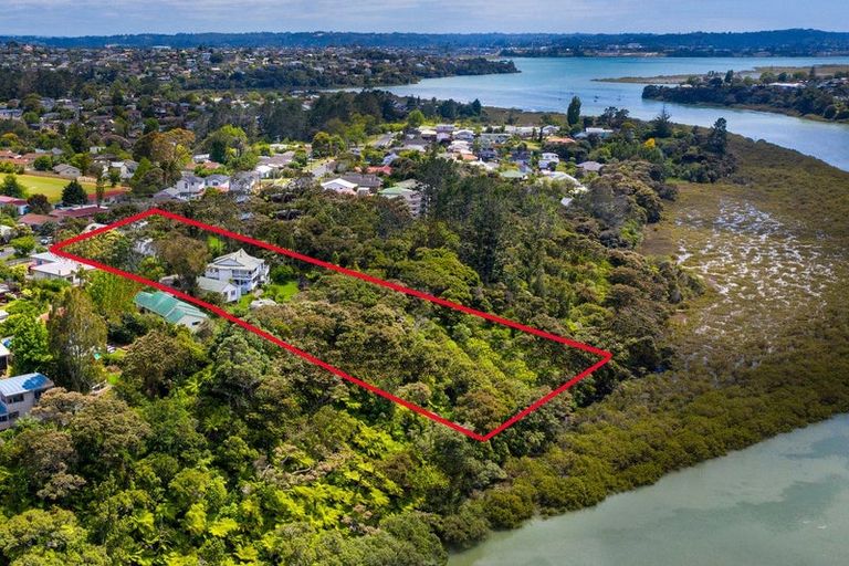 Photo of property in 131 Colwill Road, Massey, Auckland, 0614