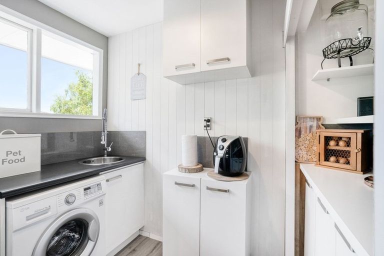 Photo of property in 27 Jenkins Avenue, Redwood, Christchurch, 8051