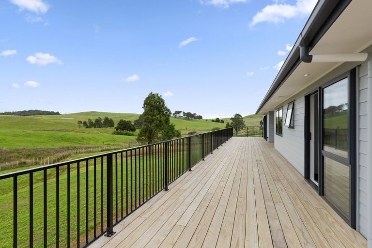 Photo of property in 64 Ruapuke Road, Raglan, 3296