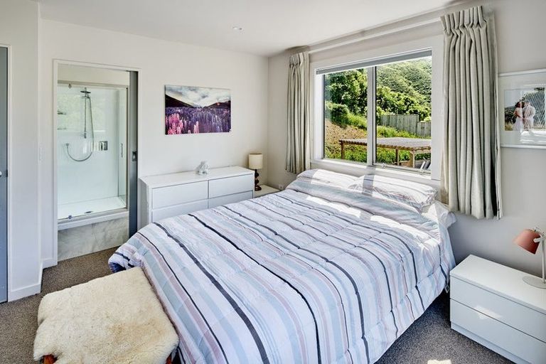 Photo of property in 10a Rarangi Way, Owhiro Bay, Wellington, 6023