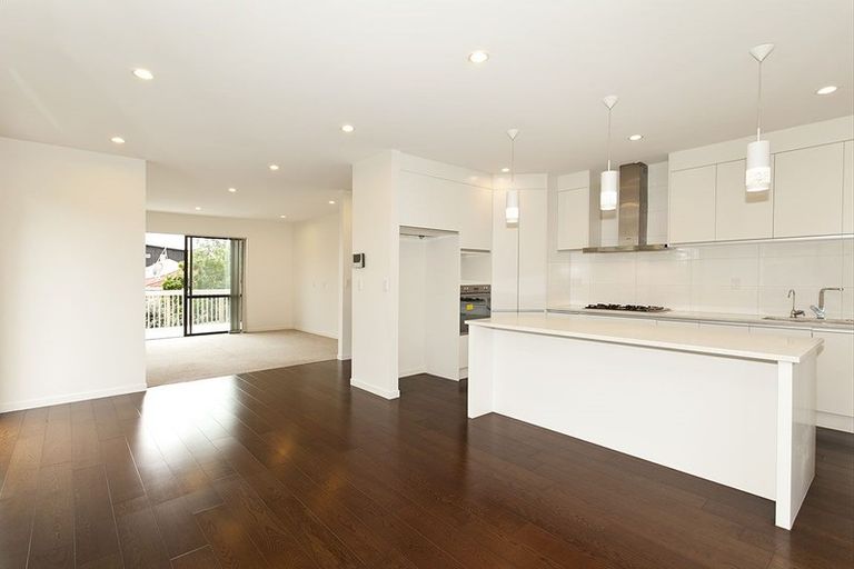 Photo of property in 17a Tainui Street, Torbay, Auckland, 0630