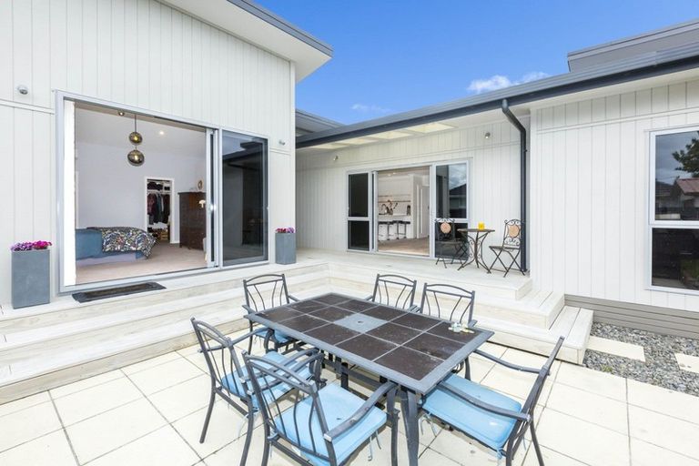 Photo of property in 21 Pempsey Street, Silverstream, Upper Hutt, 5019