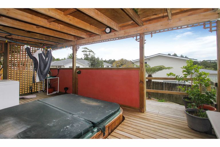 Photo of property in 1/52 Pupuke Road, Hillcrest, Auckland, 0627