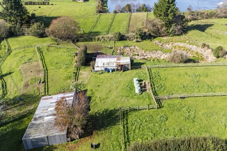 Photo of property in 16 Castle Street, Eltham, 4322