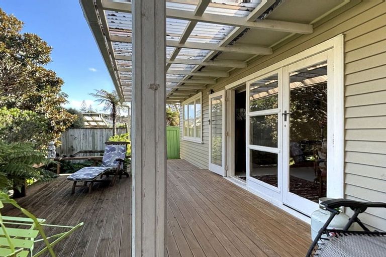 Photo of property in 2-4 Walton Avenue, Waikanae, 5036