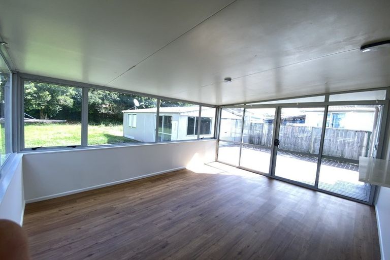 Photo of property in 31 Becker Drive, Weymouth, Auckland, 2103