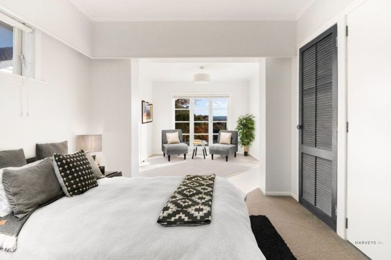 Photo of property in 32 Captain Scott Road, Glen Eden, Auckland, 0602