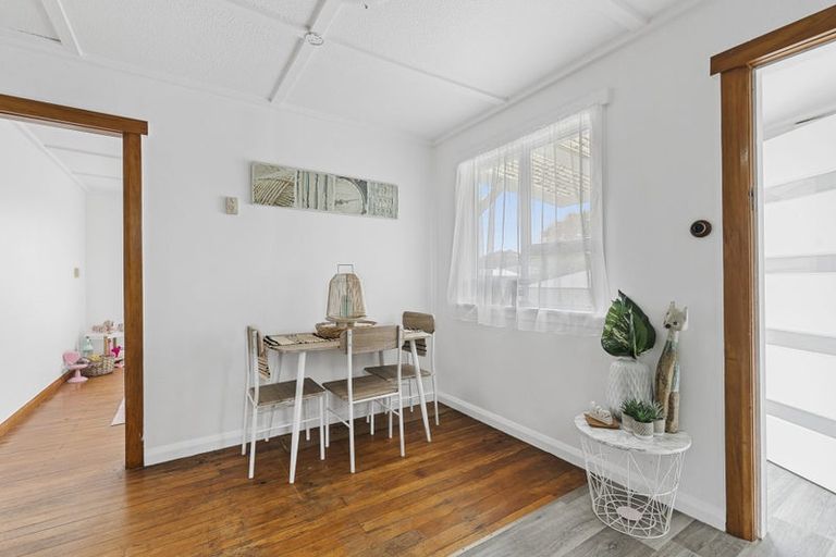 Photo of property in 102 Centennial Avenue, Waitara, 4320