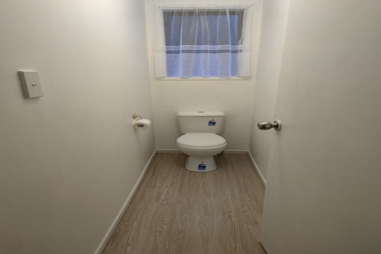 Photo of property in 2/20 Armada Drive, Ranui, Auckland, 0612