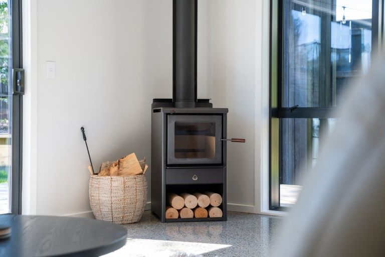 Photo of property in 51a Elizabeth Street, Waikanae, 5036