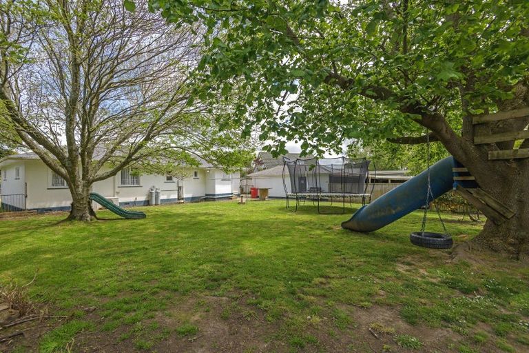 Photo of property in 176 Bridge Street, Bulls, 4818