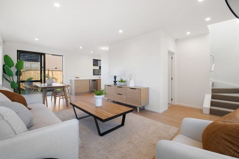 Photo of property in 35 Nga Pona Toru Road, Flat Bush, Auckland, 2019