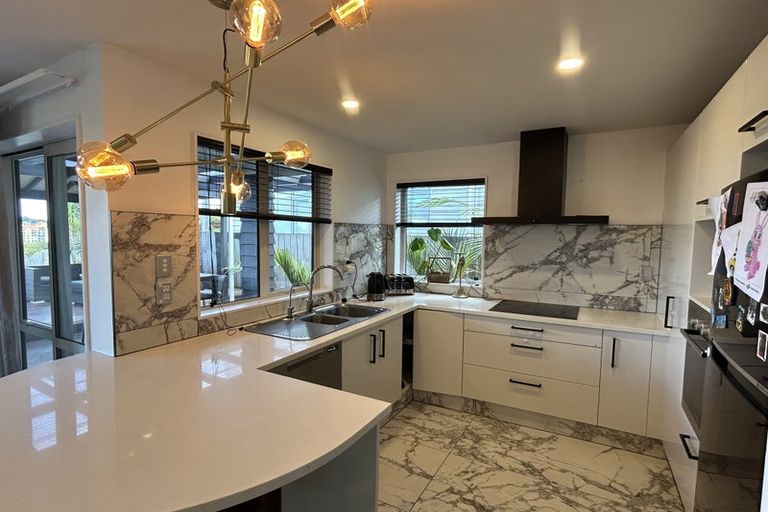 Photo of property in 37 Sanremo Lane, Stanmore Bay, Whangaparaoa, 0932