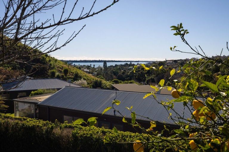 Photo of property in 27 Bateleur Close, Welcome Bay, Tauranga, 3112