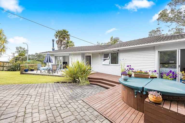 Photo of property in 156 Godley Road, Titirangi, Auckland, 0604