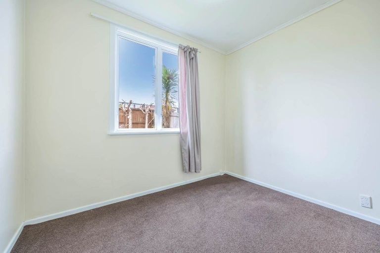 Photo of property in 57a Tiroroa Avenue, Te Atatu South, Auckland, 0610