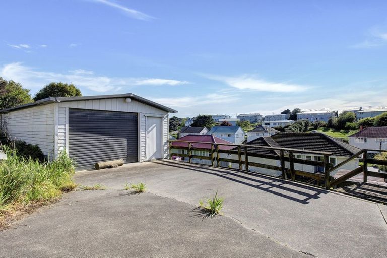Photo of property in 172 Champion Street, Cannons Creek, Porirua, 5024