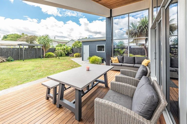 Photo of property in 3 Kamahi Street, Castlecliff, Whanganui, 4501