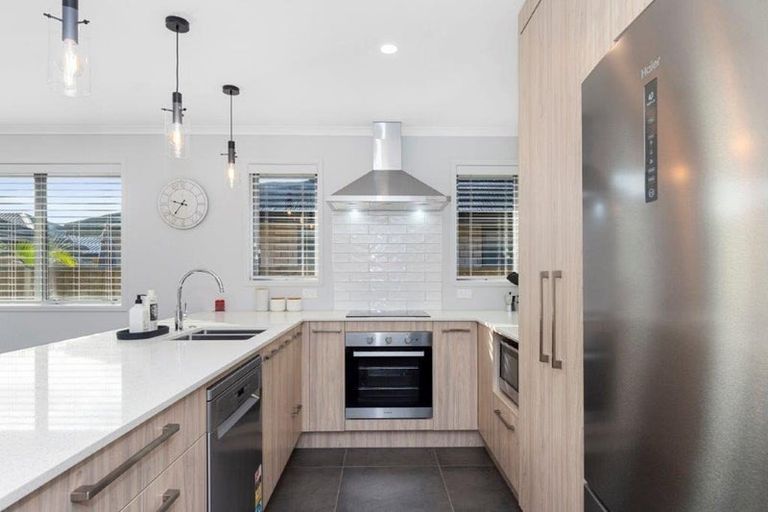 Photo of property in 48 Hills View Drive, Papamoa, 3118