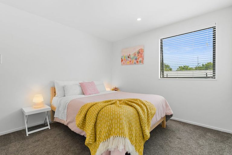 Photo of property in 2/58 Division Street, Riccarton, Christchurch, 8041