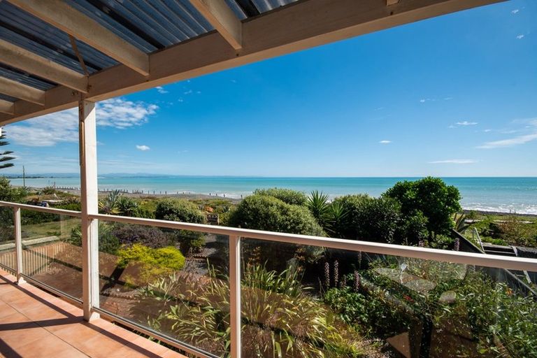 Photo of property in 237 Clifton Road, Te Awanga, 4102