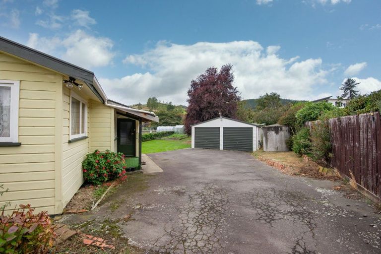 Photo of property in 11 Sandown Street, Waihola, Milton, 9073
