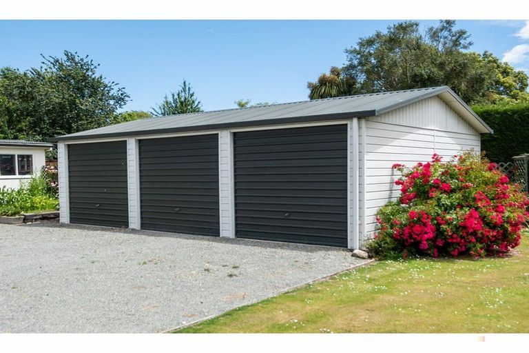 Photo of property in 76 Rhodes Street, Waimate, 7924