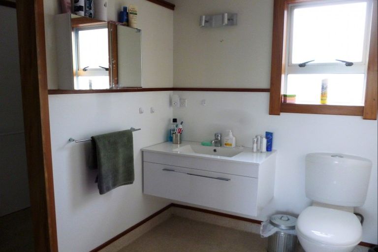 Photo of property in 9 Domett Street, Opunake, 4616