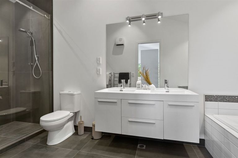 Photo of property in 2/58 Herbert Road, Queenwood, Hamilton, 3210