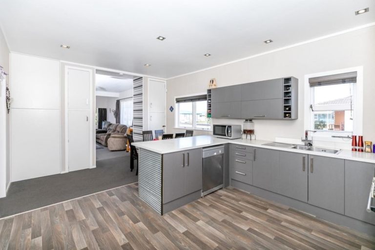 Photo of property in 7 Hilton Road, St Andrews, Hamilton, 3200