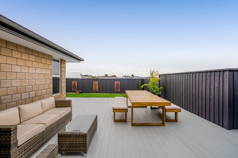 Photo of property in 16 Jules Crescent, Bell Block, New Plymouth, 4312