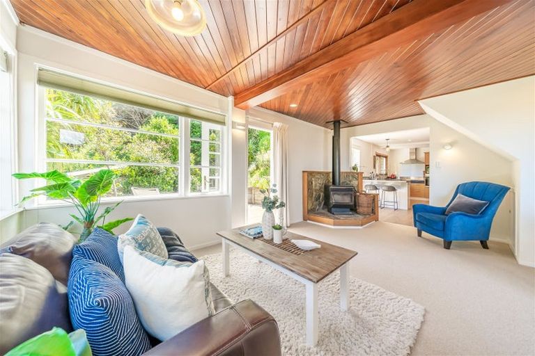 Photo of property in 11 Reserve Road, Plimmerton, Porirua, 5026