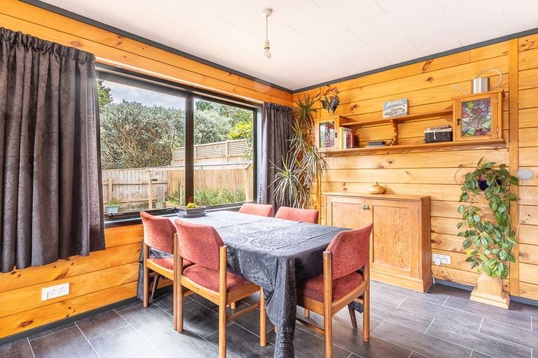 Photo of property in 27 Puriri Road, Waikanae, 5036