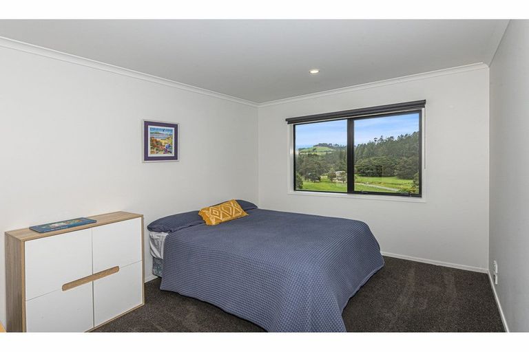 Photo of property in 4 Watercourse Way, Tikipunga, Whangarei, 0112