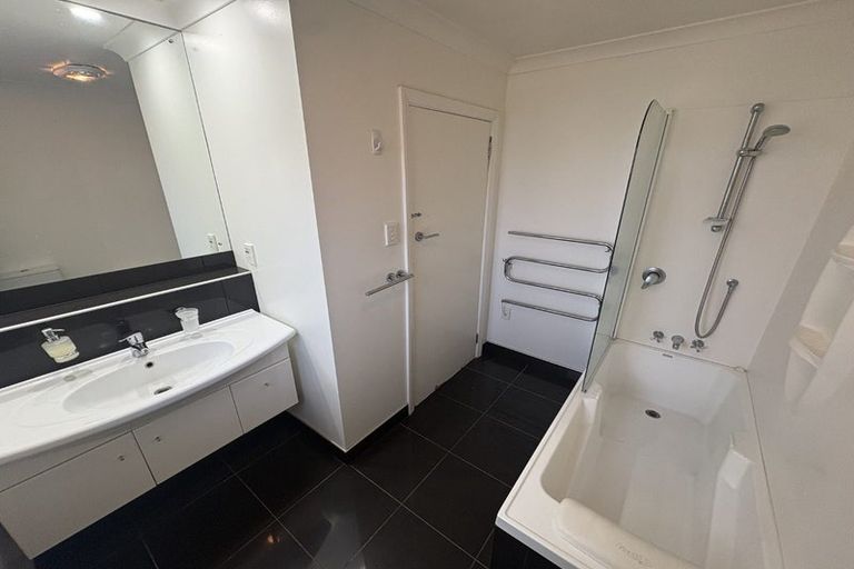Photo of property in 62 Grey Street, Cambridge, 3434