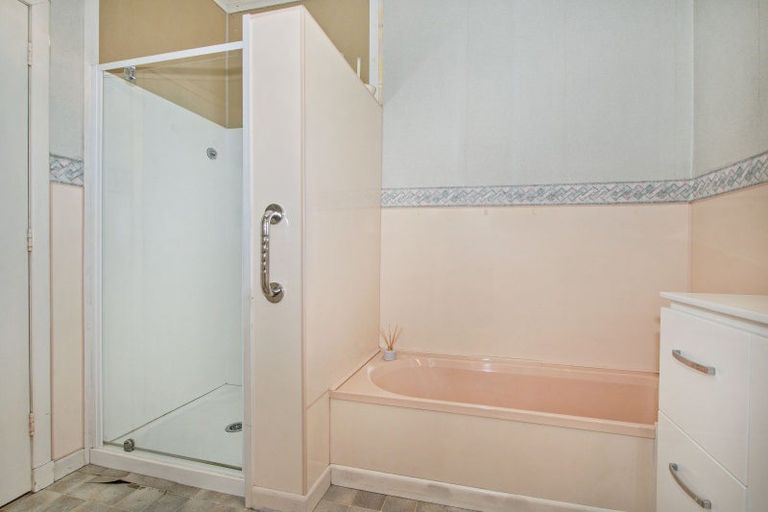 Photo of property in 34 Cairnfield Road, Kensington, Whangarei, 0112