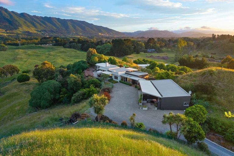 Photo of property in 104 Raukawa Road, Peka Peka, Waikanae, 5391