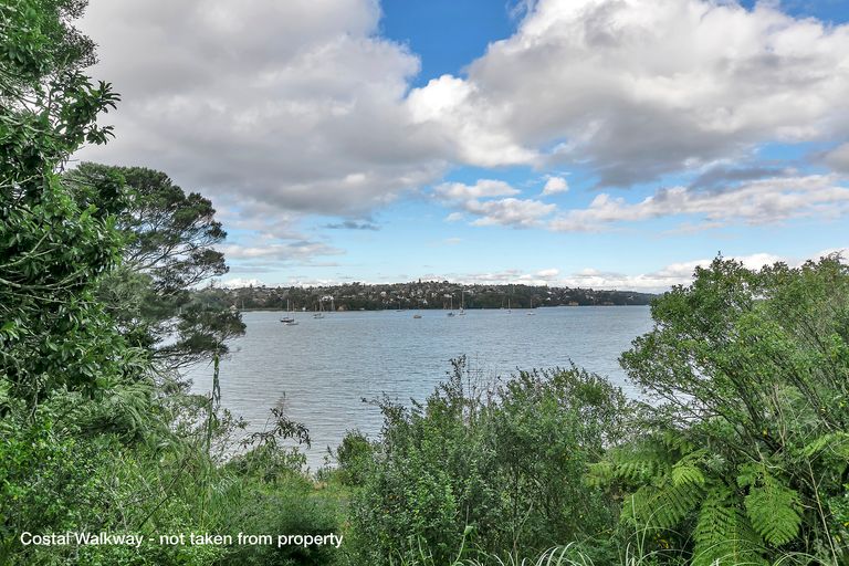 Photo of property in 30 Oioi Road, Hobsonville, Auckland, 0616