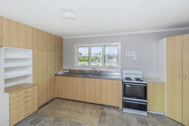 Photo of property in 63 Coopers Road, Dallington, Christchurch, 8061