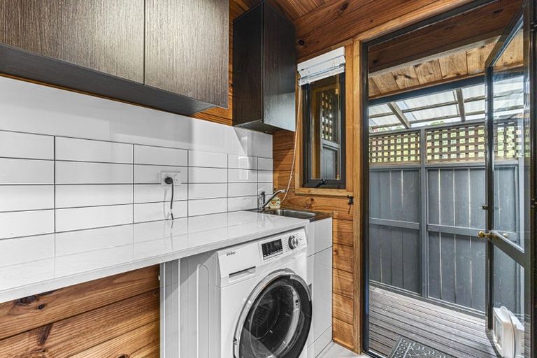 Photo of property in 5 Elizabeth Place, Ferndale, New Plymouth, 4310