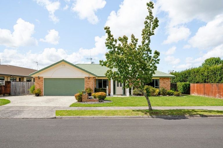 Photo of property in 49 Cairns Crescent, Rototuna, Hamilton, 3210