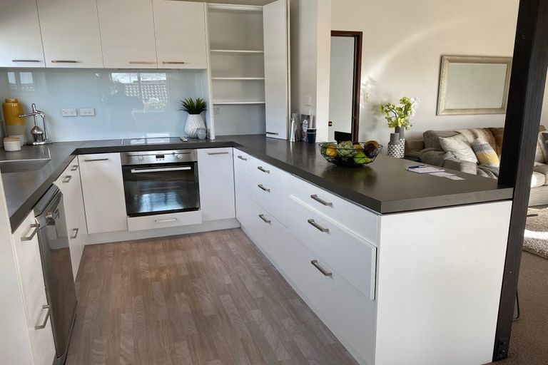 Photo of property in 2/10 Pierce Road, Milford, Auckland, 0620