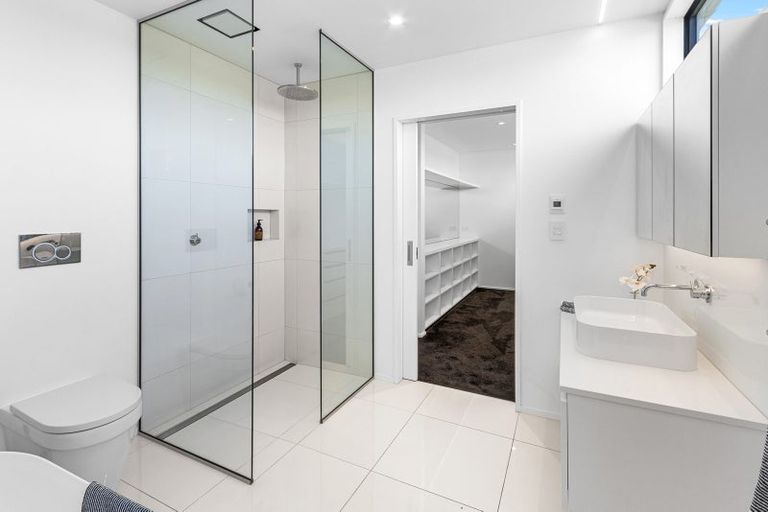 Photo of property in 74 Merivale Lane, Merivale, Christchurch, 8014